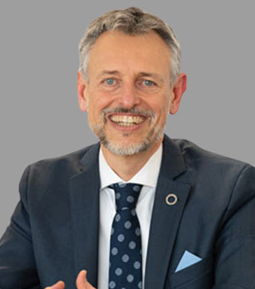 Dr. Alexander Fleischanderl Dr. Alexander Fleischanderl
