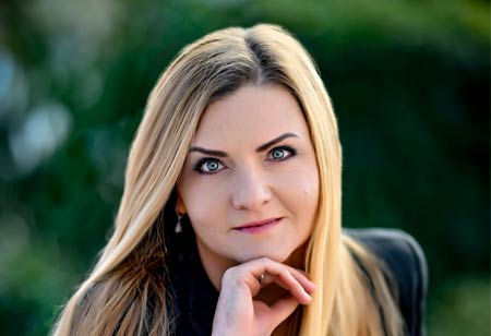 Behind the Scenes The Unsung Heroes of Beauty The Triumphs and Challenges of Contract Manufacturing in the Cosmetics Industry